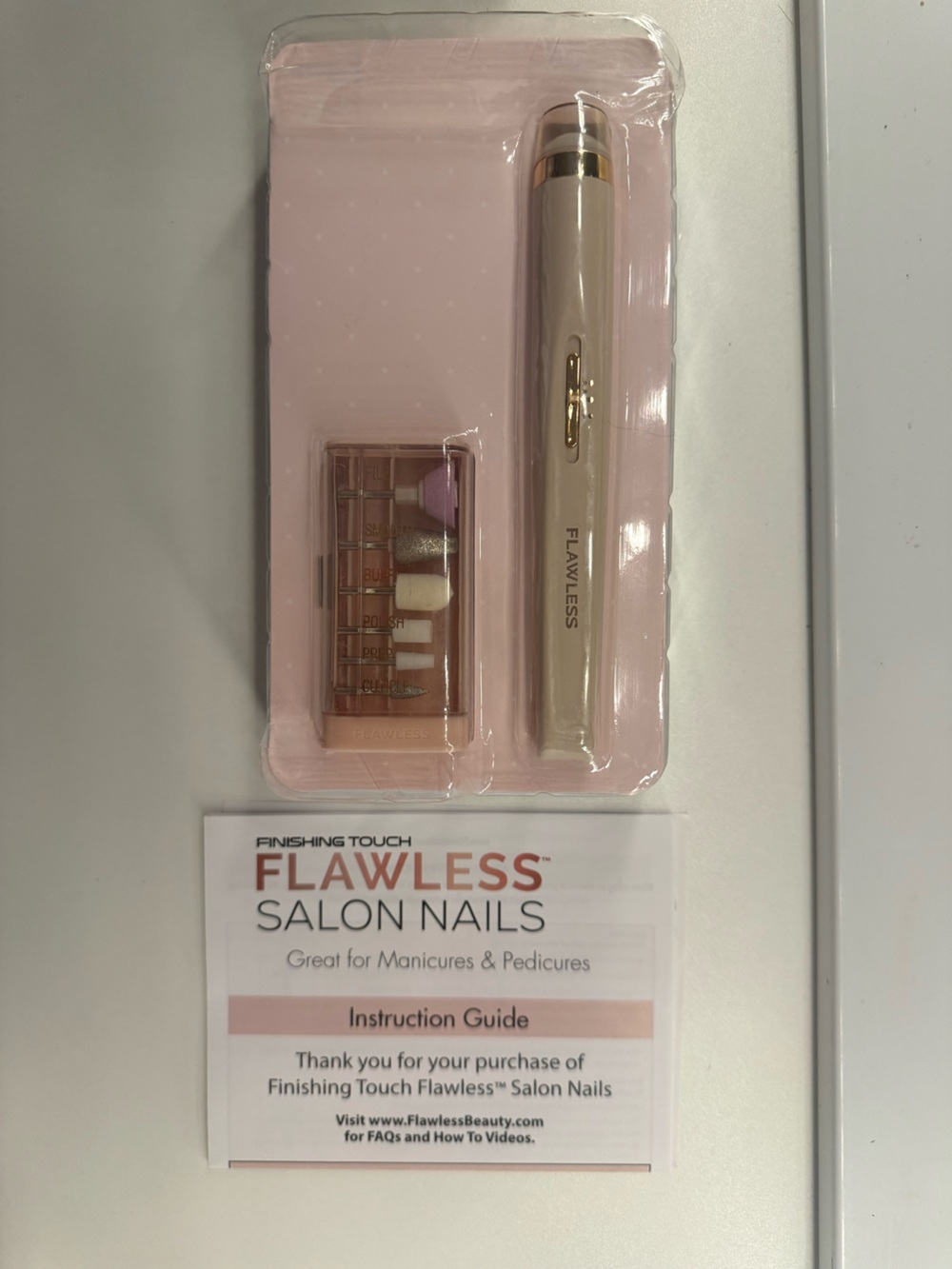 Finishing Touch Flawless Salon Nails recharable mani device with 6 attachments🩷